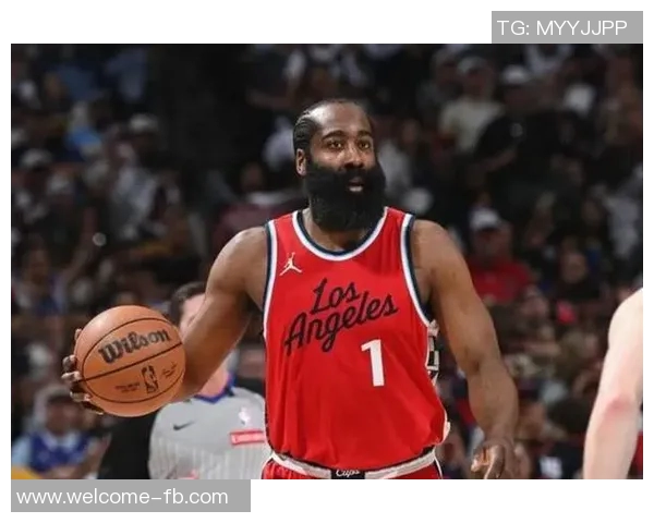 哈登轻松表现14投6中斩获21分3篮板5助攻0失误展现稳定状态